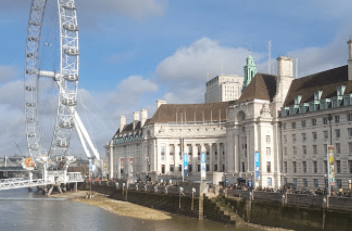 Londres attire des touristes du monde entier avec ses curiosités